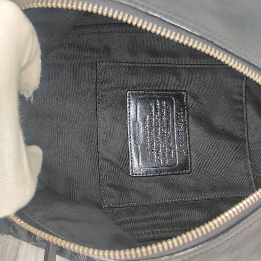 55 COACH コーチ　レザー　ボディーバッグ