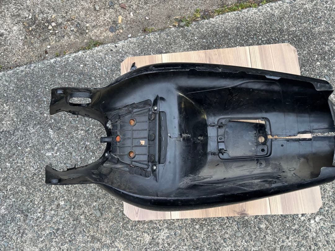 ns1 サイドカバーとシート