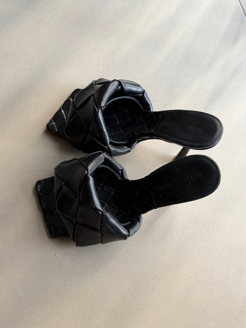 BOTTEGA VENETA 編み込みブラックサンダル 34