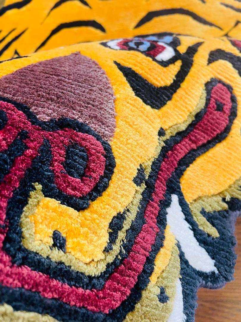 【SALE】高級シルク製 本革 チベタンタイガーラグ L146.5cm 希少