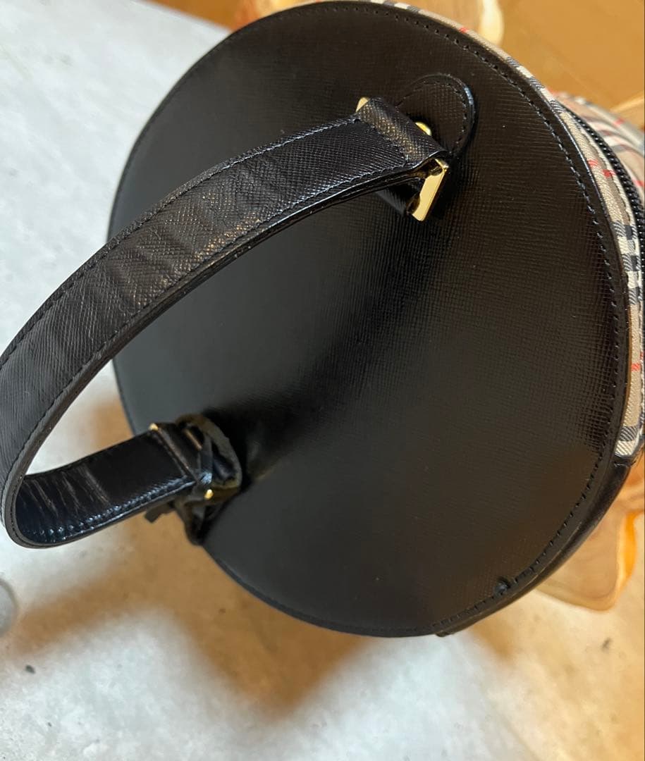 Burberry バーバリー ポーチ バニティバッグ 円柱型