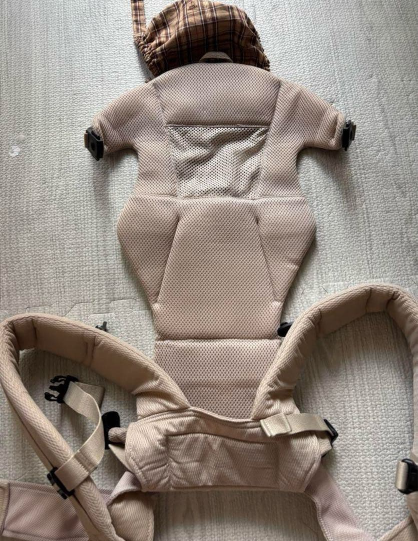 【1度着用のみ】ミキハウス 抱っこ紐 ファーストベビーキャリア　ベージュ