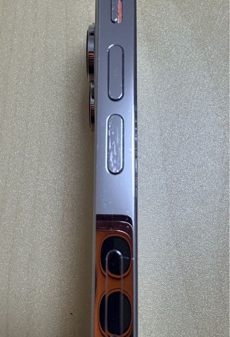 Apple iPhone 14 Pro シルバー シャッター音を消音可能