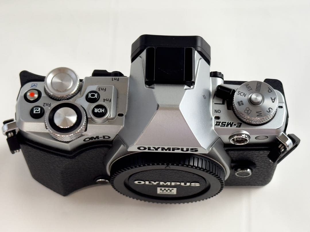 OLYMPUS OM-D markⅡ ミラーレス一眼 カメラ 2本レンズ付き