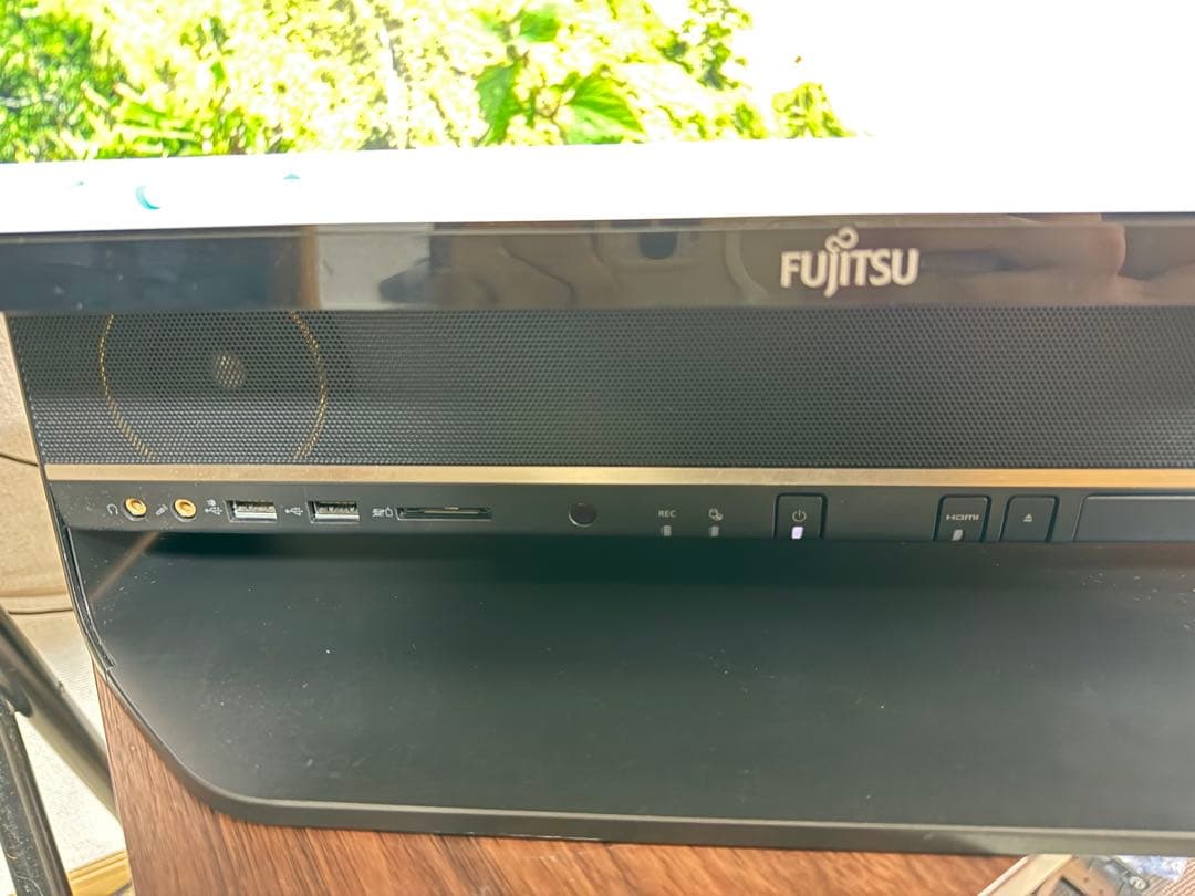 Windowsデスクトップ ESPRIMO FH i7-7700HQ/8GB/3TB