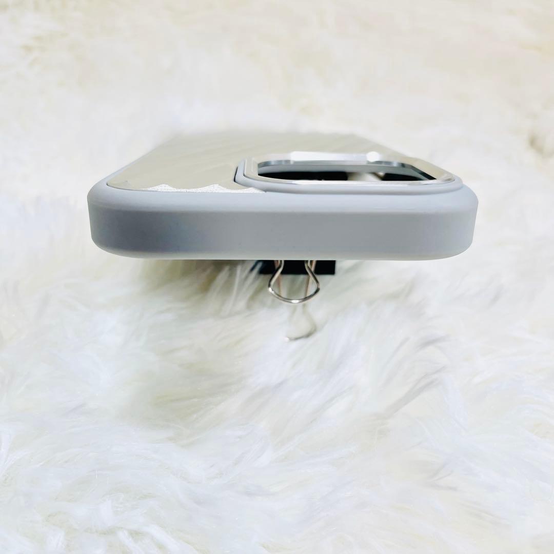 超美品　TUMI アルミケース　iPhone15 PRO シルバー