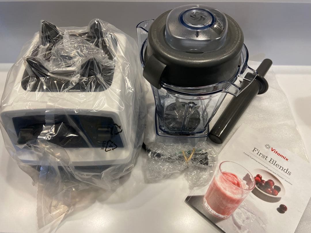 【新品 未使用】Vitamix E310 ブレンダー レシピブック付き