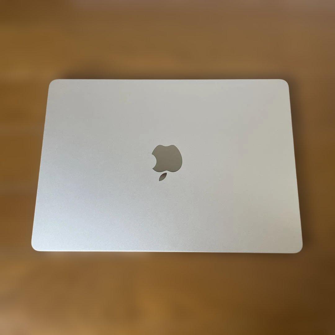 Apple MacBook Air 13インチ M2チップ スターライト