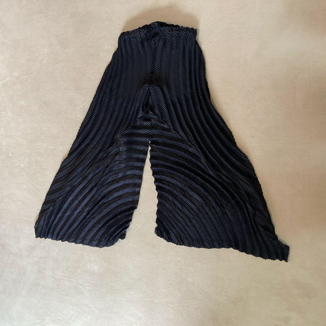 イッセイミヤケ　GEMプリーツパンツ