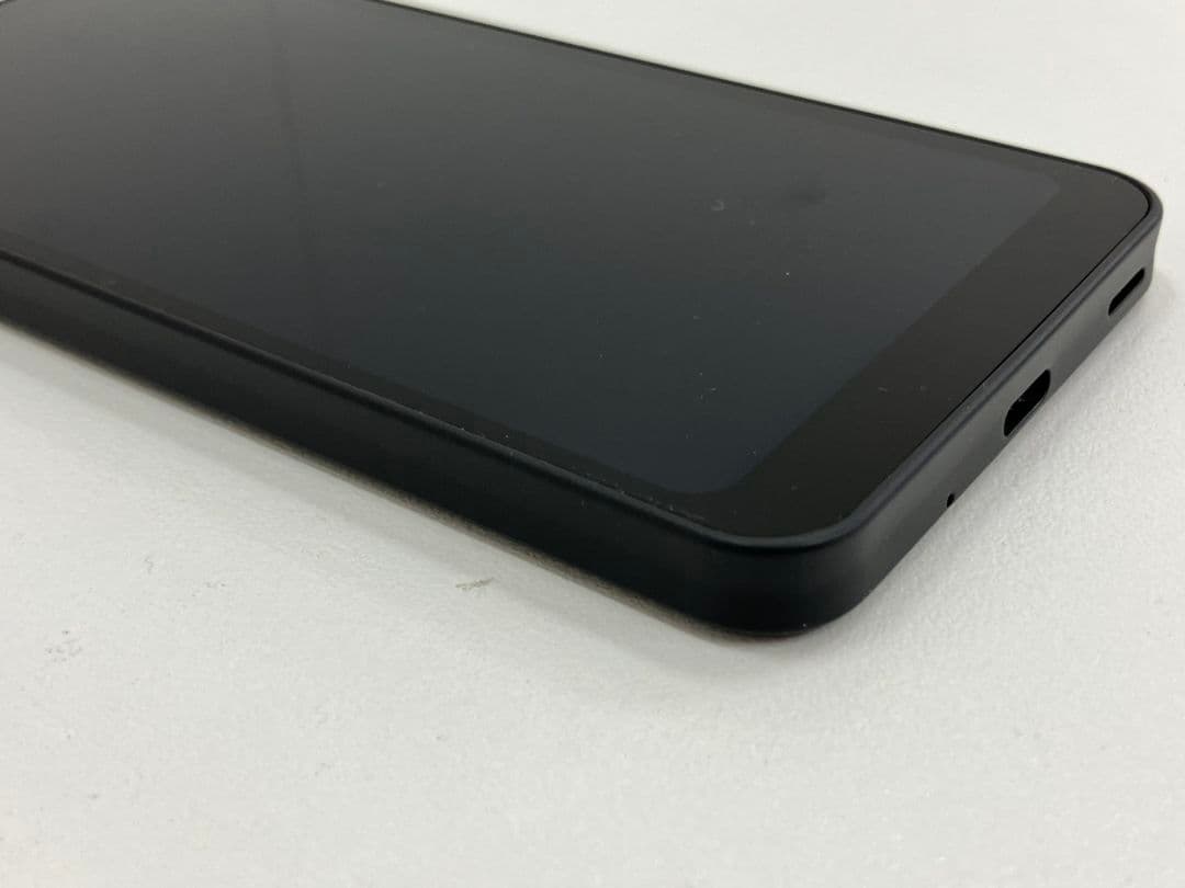 【AQUOS wish】64GB　スマートフォン