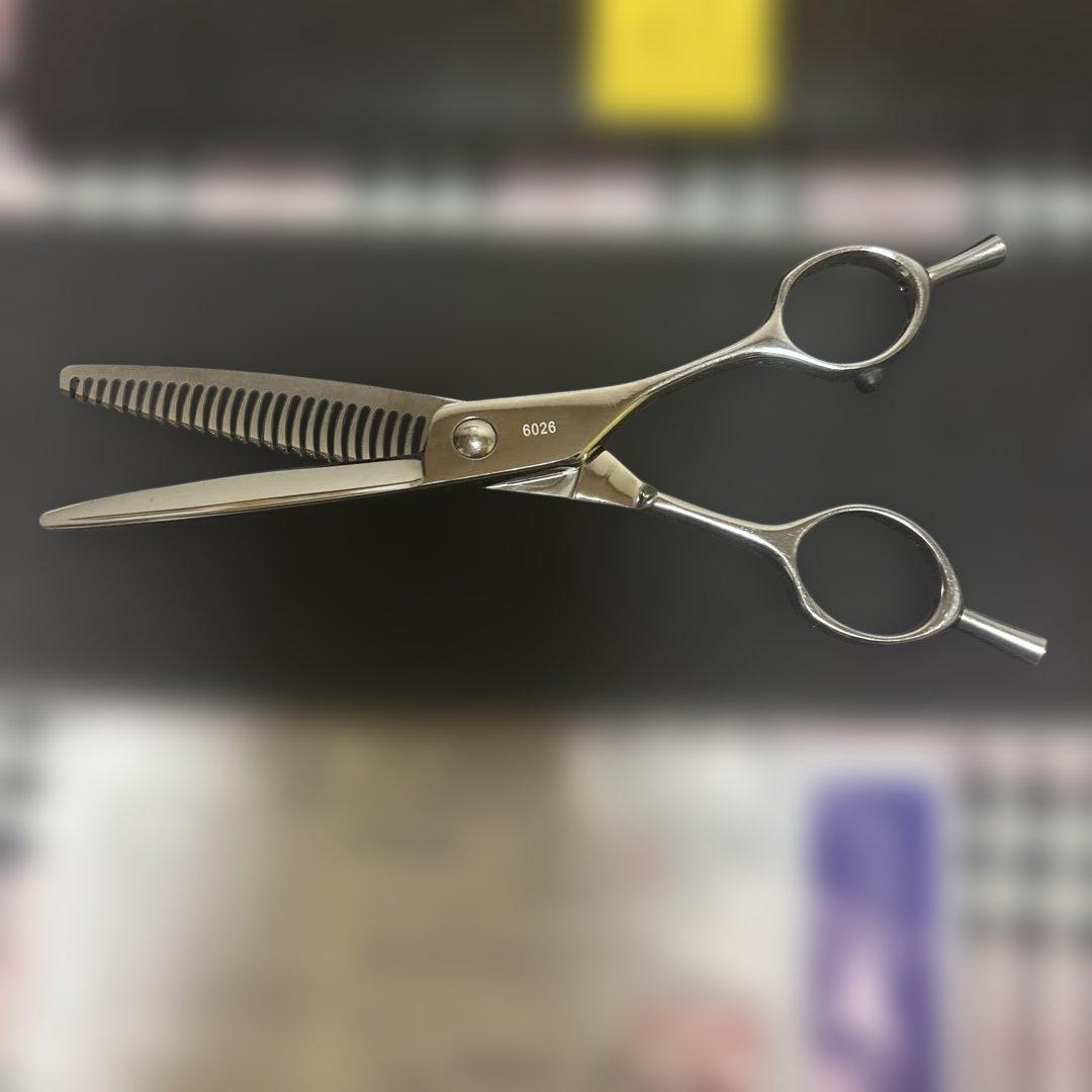 アコス.シザーズ