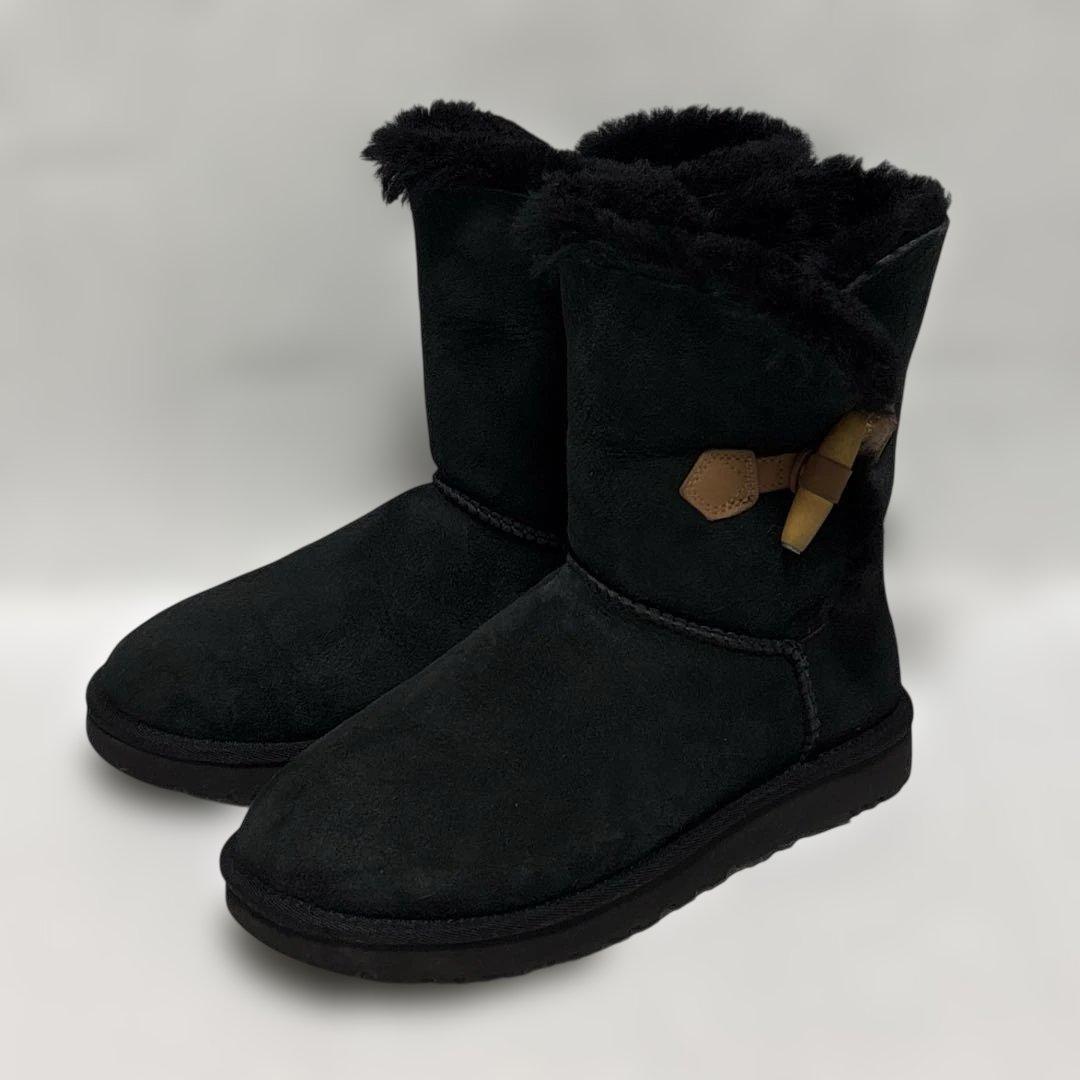 美品　UGG ムートンブーツ