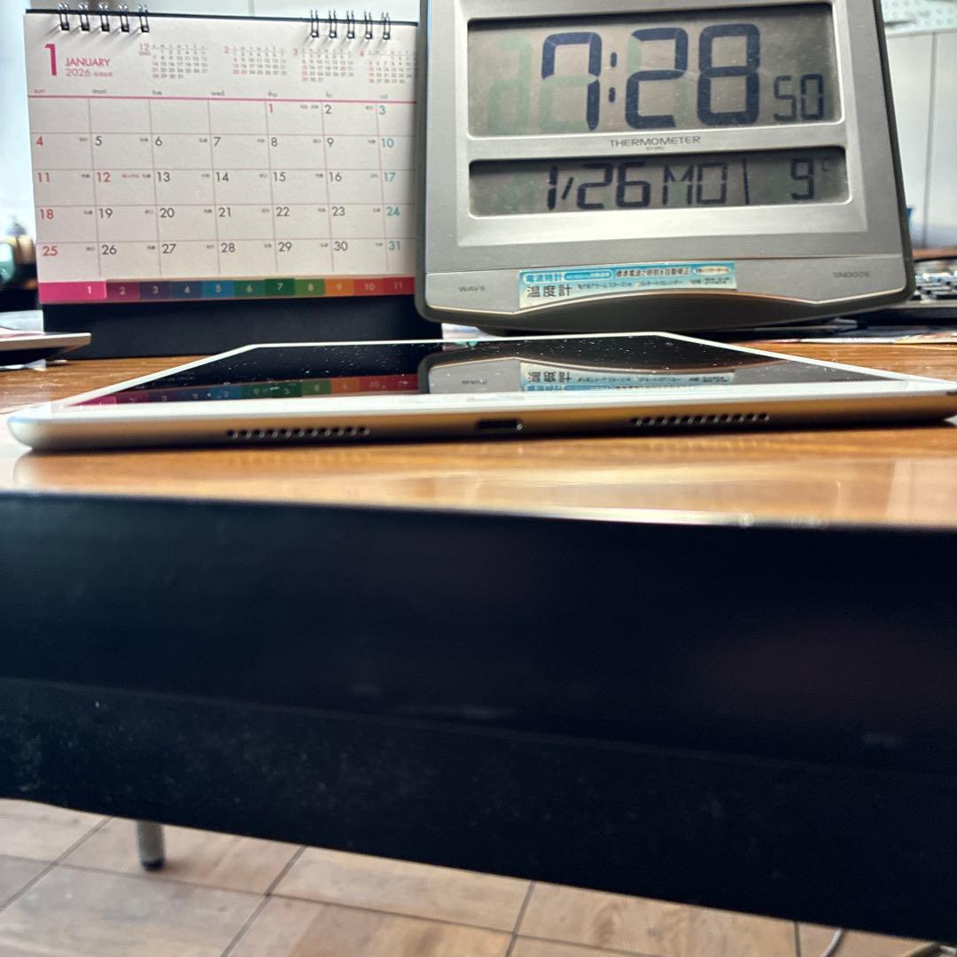 Apple iPad Air 第三世代　社外キーボード付き　64GB シルバー