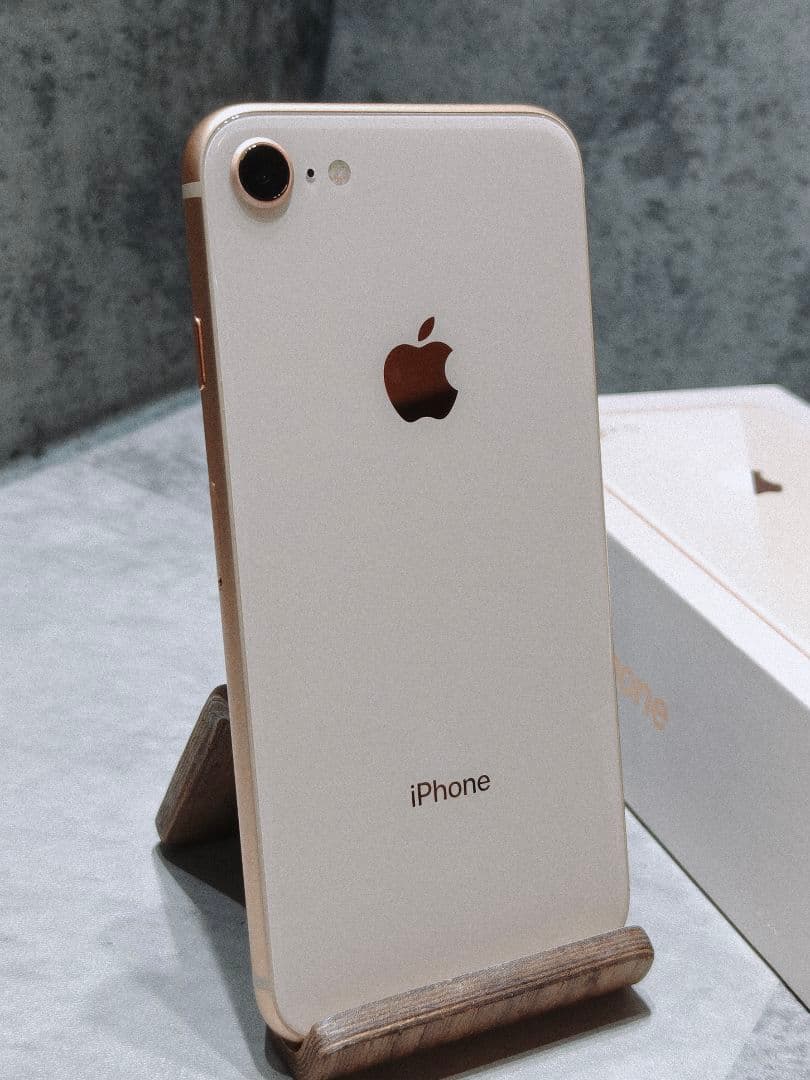 iPhone8 64GB SIMロック解除済み