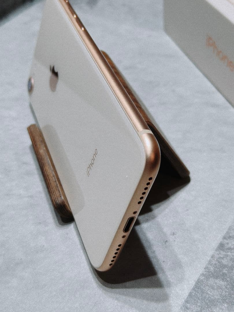 iPhone8 64GB SIMロック解除済み