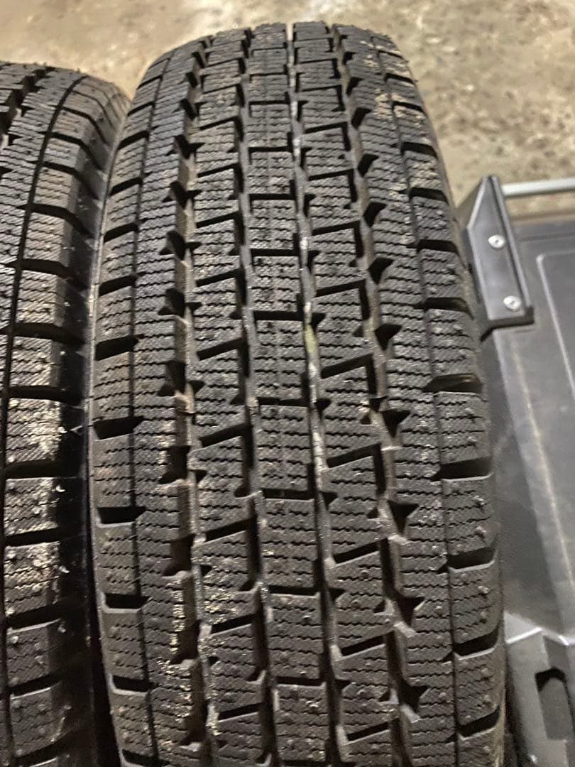 ブリヂストンスタッドレスタイヤ　145-80-12　4本