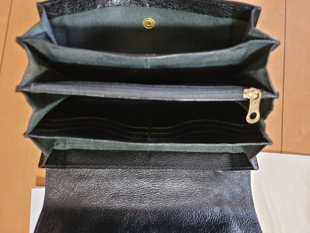 IL BISONTE ブラック長財布 付属品あり