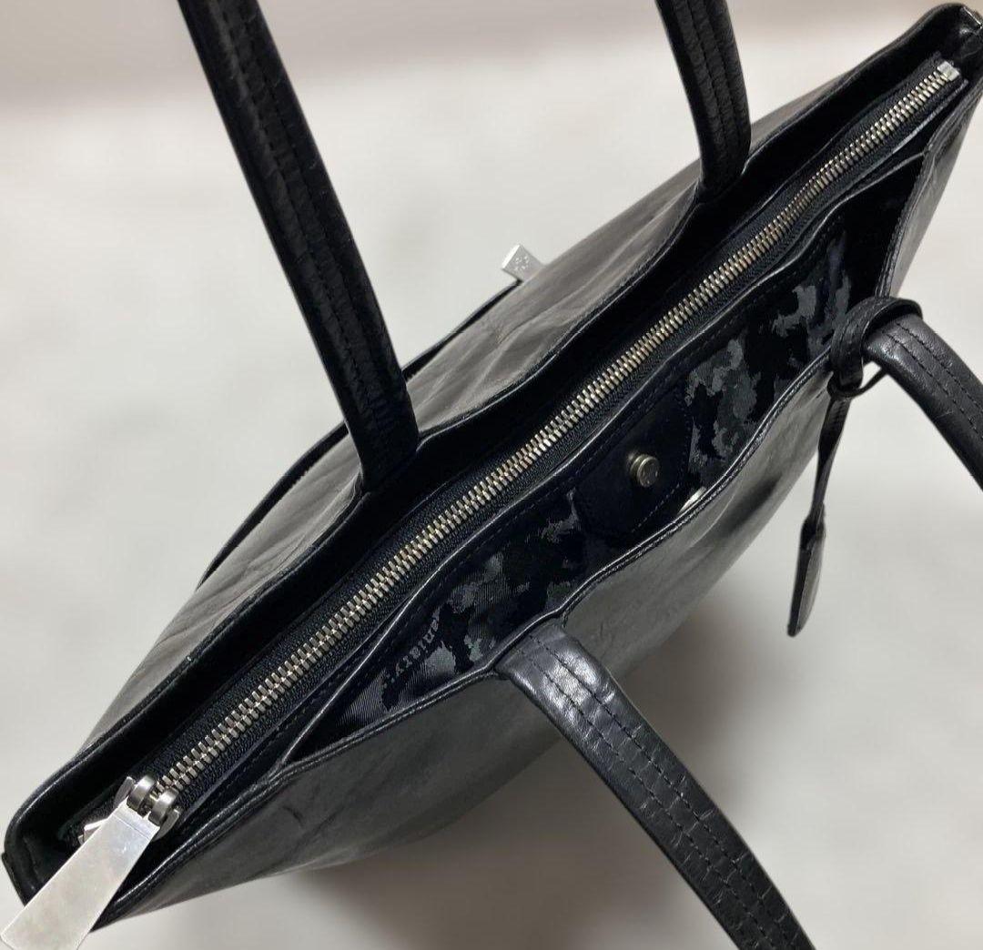 美品 アニアリ トートバッグ A4可大容量 肩掛け可 黒 本革レザー チャーム