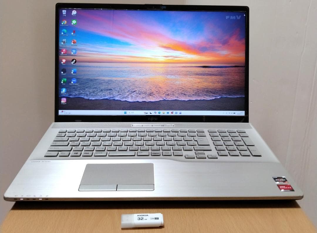 富士通 Ryzen7 4500U SSD1Tメモリ16G 17.3インチ