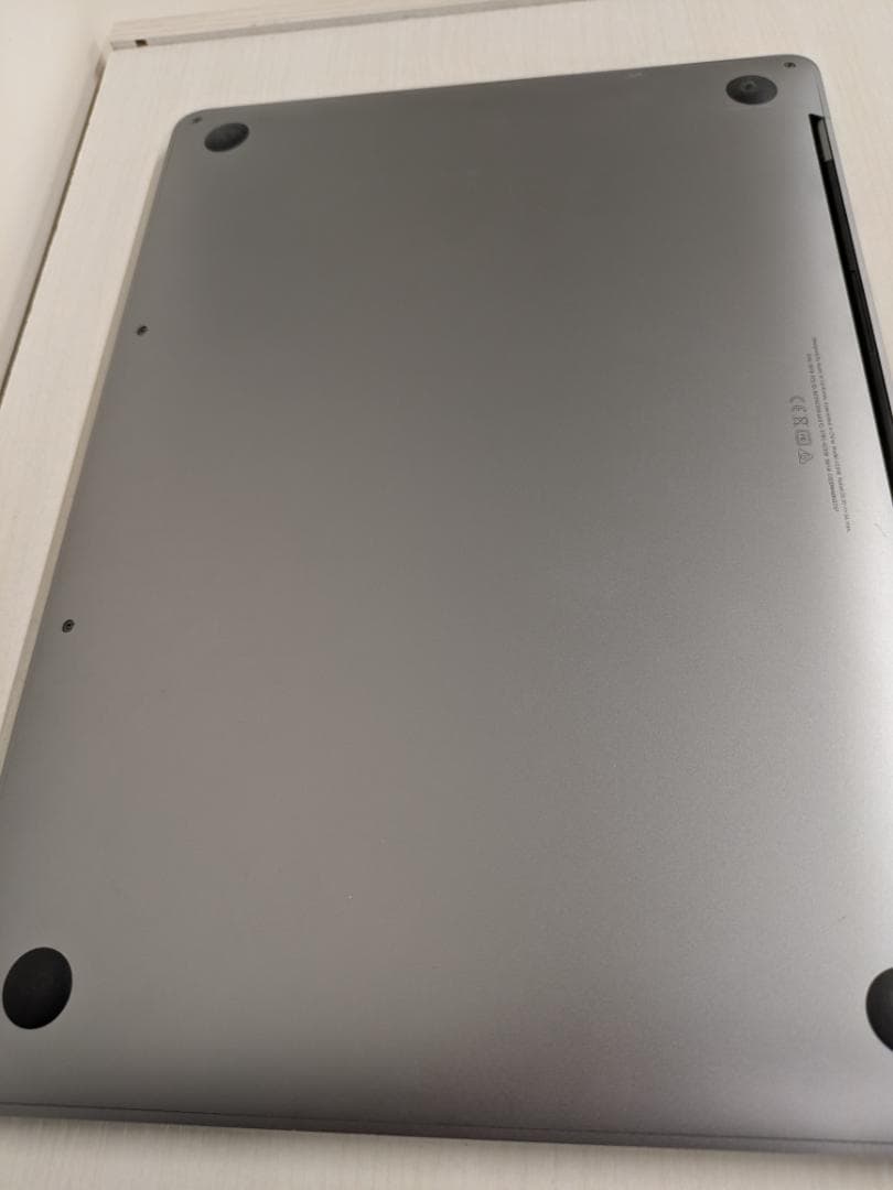 A2338 macbook pro　1台