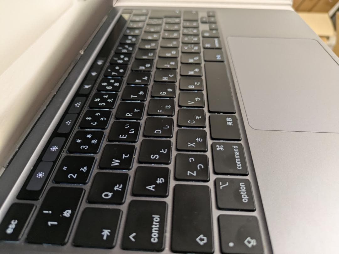 A2338 macbook pro　1台