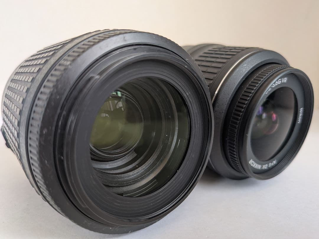 【極美品/希少レッド】Nikon D3300 Wズームキットショット数6559回