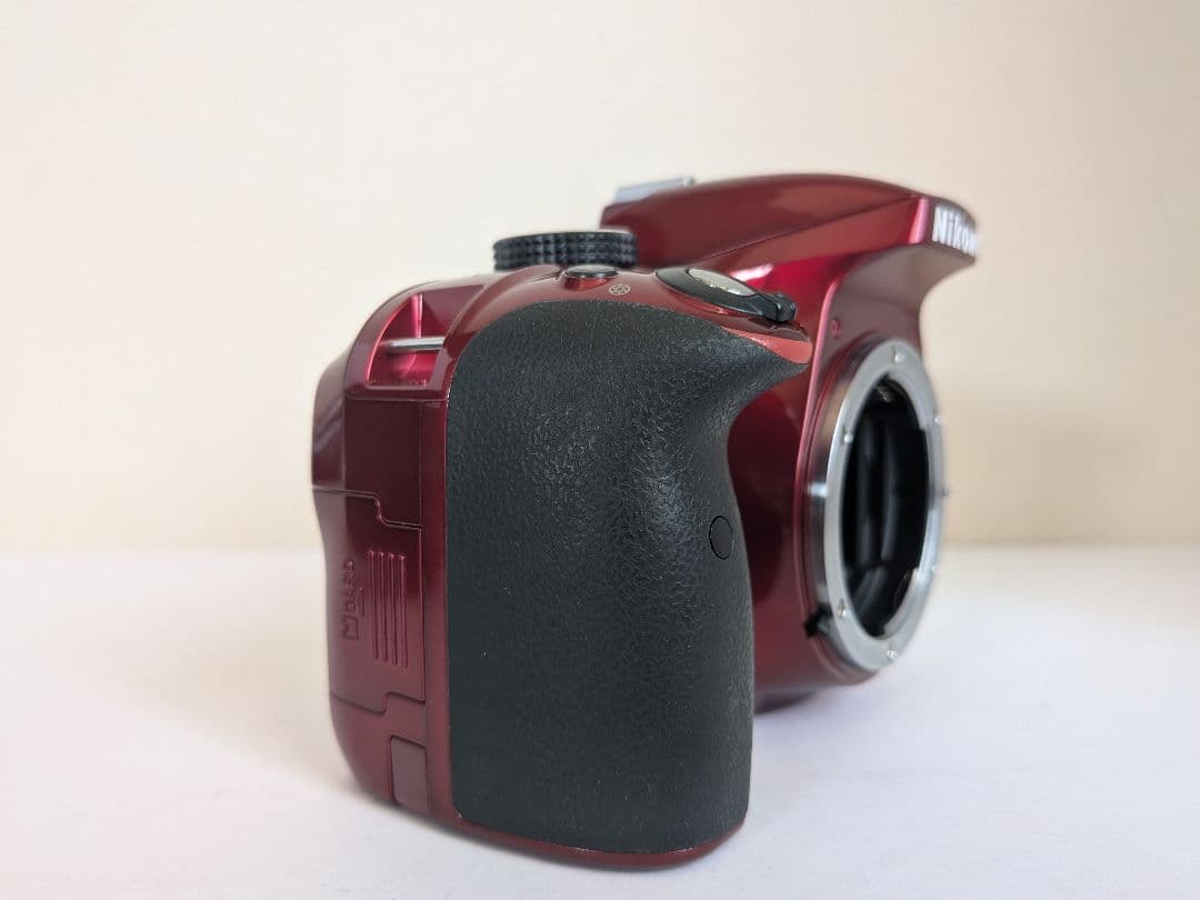 【極美品/希少レッド】Nikon D3300 Wズームキットショット数6559回