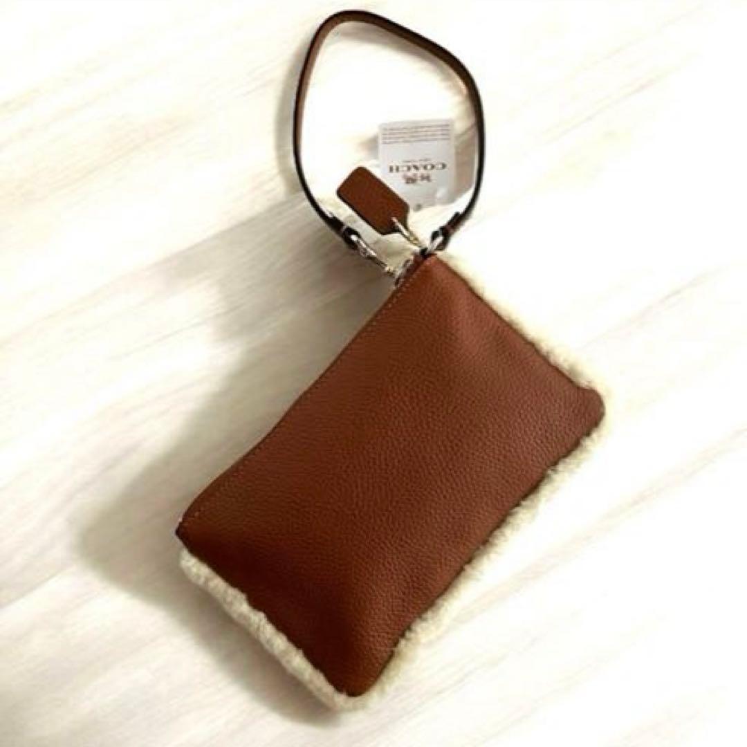 コーチ　シグニチャー【COACH】レザー　リストレット　ポーチ　ムートン　正規品