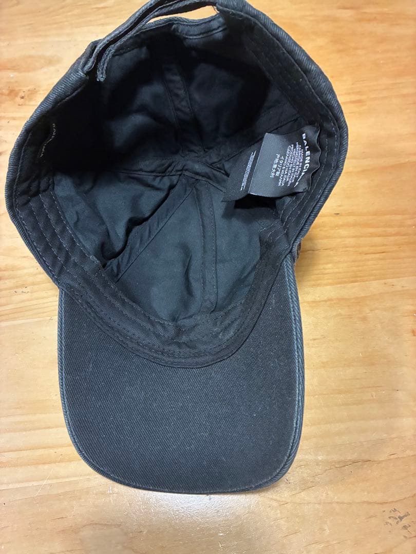 【CatNap】バレンシアガ タトゥーロゴ 刺繍 キャップ ゴシックロゴ