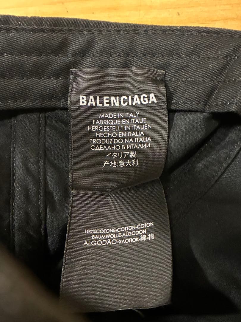 【CatNap】バレンシアガ タトゥーロゴ 刺繍 キャップ ゴシックロゴ