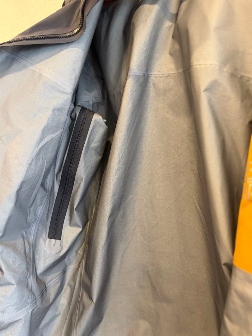 31dak　ARC'TERYX BETA AR KINGFISHER