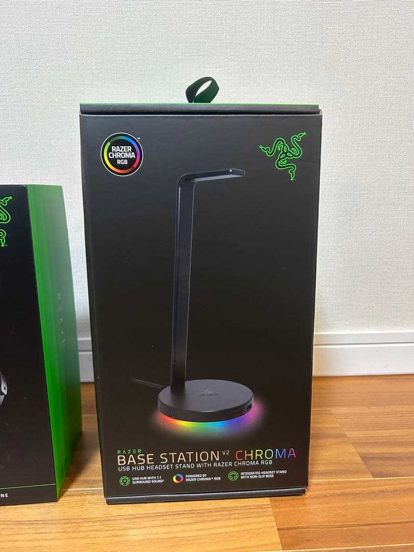 ヘッドホン Razer Kraken V4 Pro & Base Station
