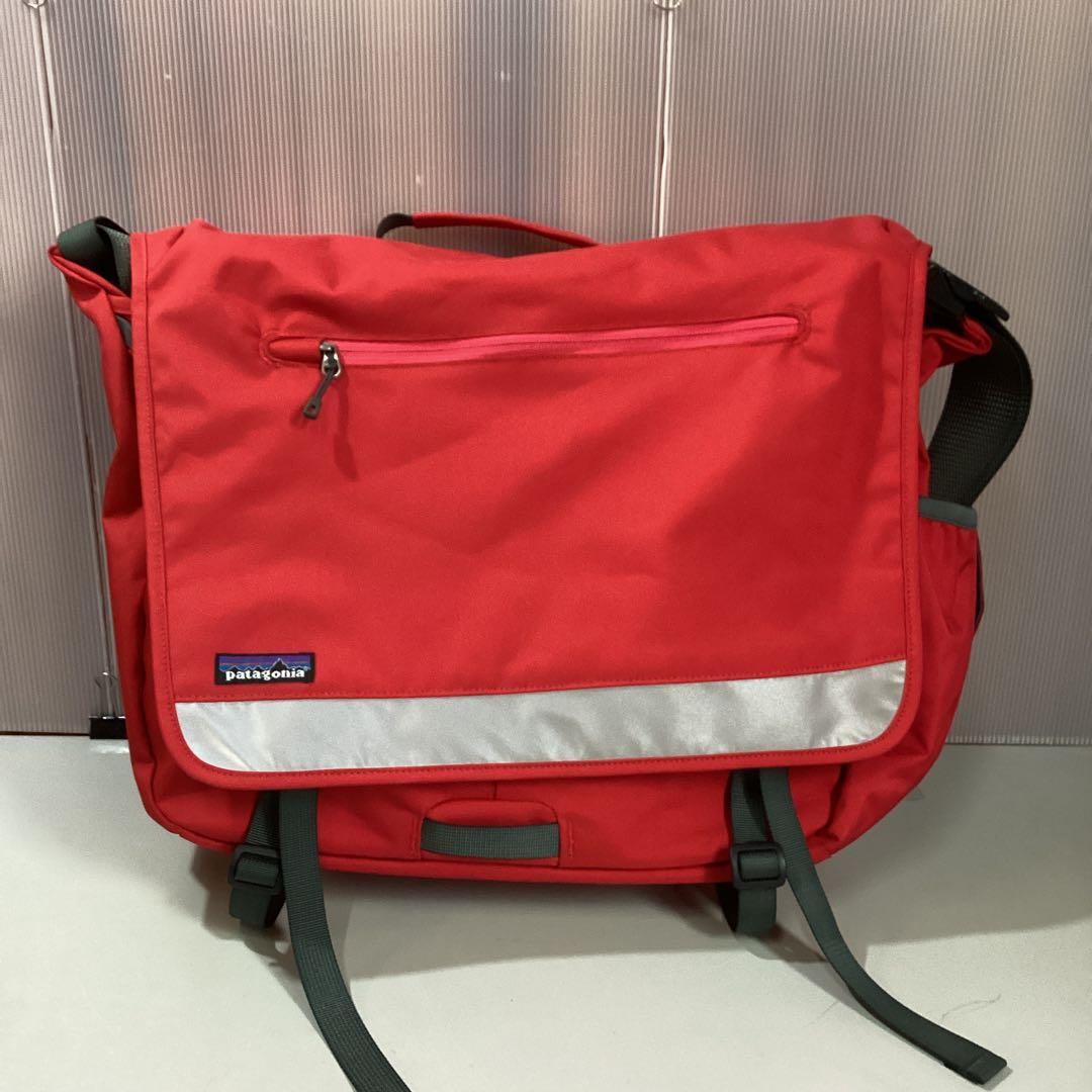 パタゴニア patagonia ハーフマス メッセンジャーバッグ 赤