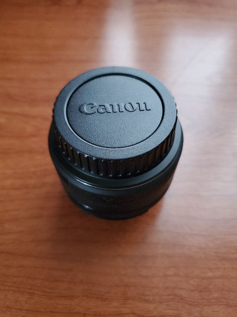 Canon EOS 70D デジタル一眼レフカメラ(S18-135mm 付)