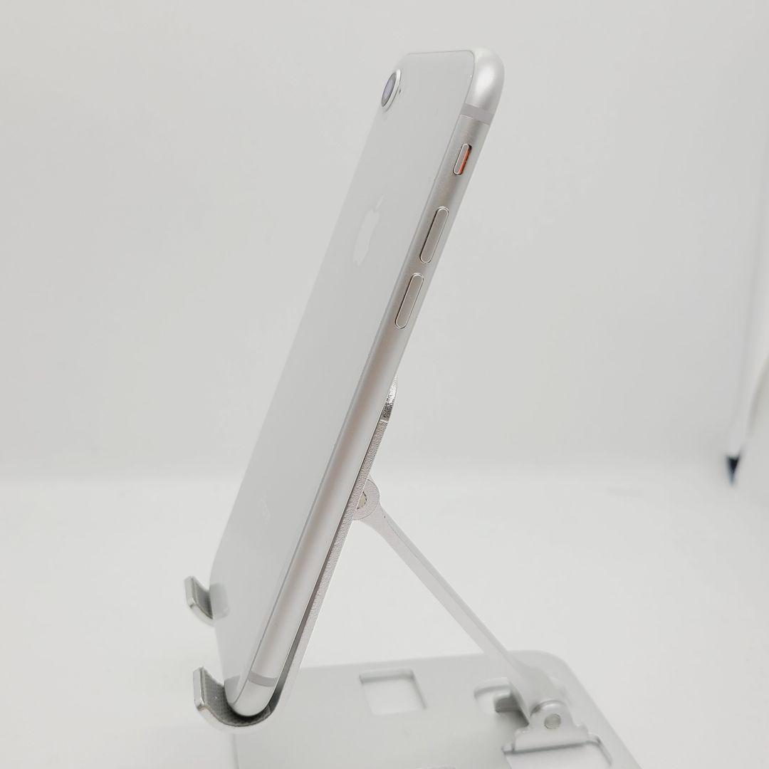 美品 Apple iPhone 8 シルバー 64GB SIMフリー