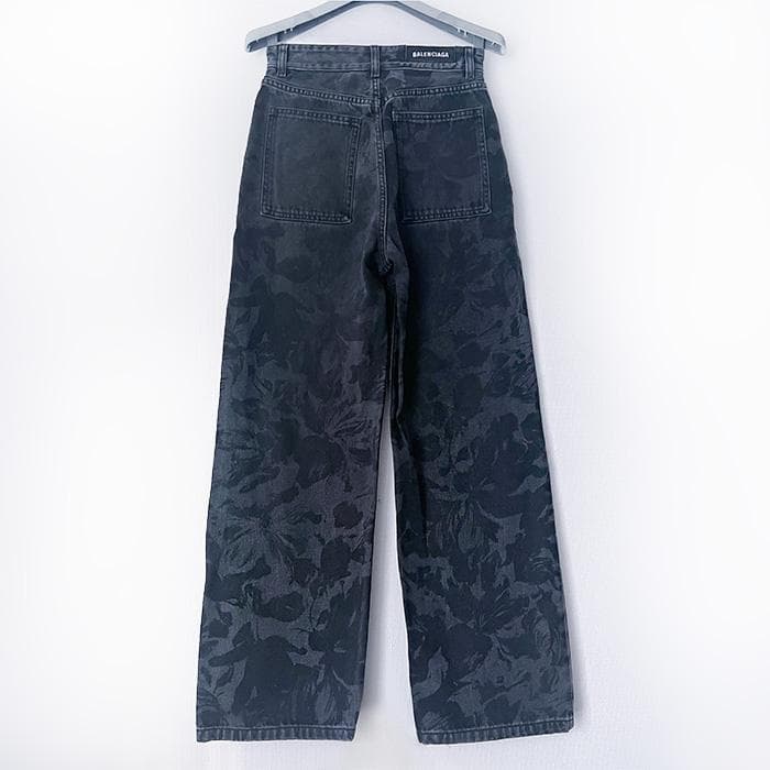 エ*ミ様 BALENCIAGA バレンシアガのデニムパンツ　ボタニカル柄