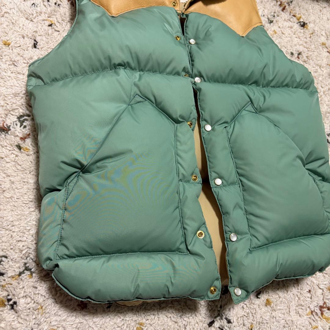 【美品】ロッキーマウンテンフェザーヘッド　ダウンベスト　40サイズ