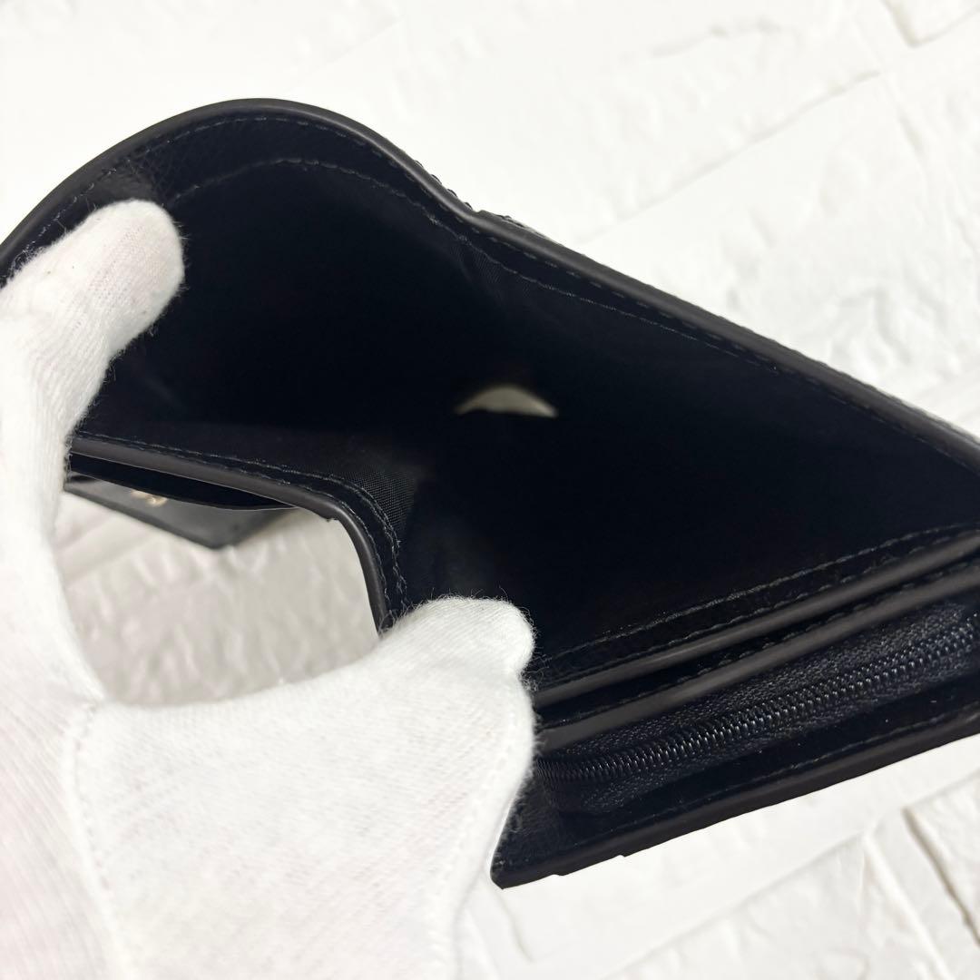 【極美品】フルラ　カメリア　コンパクト財布　M　二つ折り　ブラック