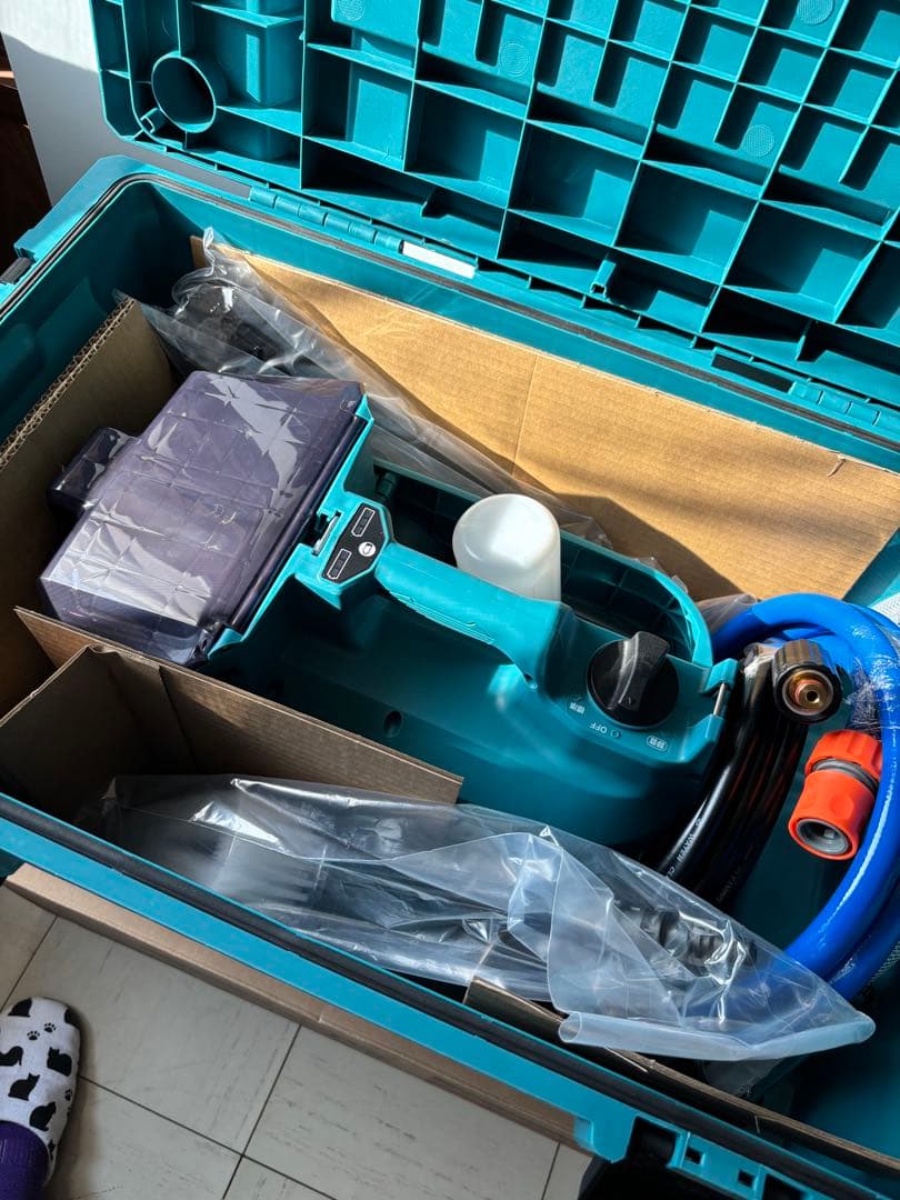 新品未使用マキタ MHW080DZK 36V(18V+18V) 充電式高圧洗浄機