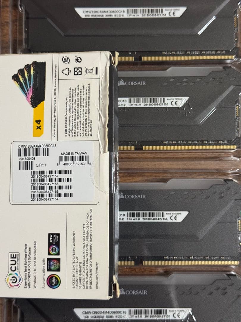 Corsair VENGEANCE DDR4メモリ32GBx3枚+ジャンク1枚