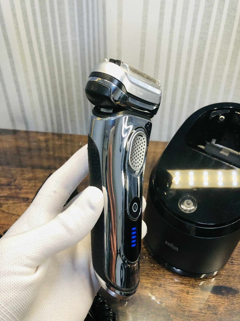 【美品】BRAUN S9 9095ccメンズ電気シェーバー ブラウンシェーバー