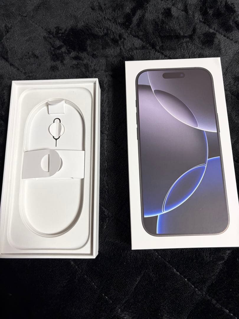 iPhone 16pro ブラックチタニウム　docomo 残債なし128GB