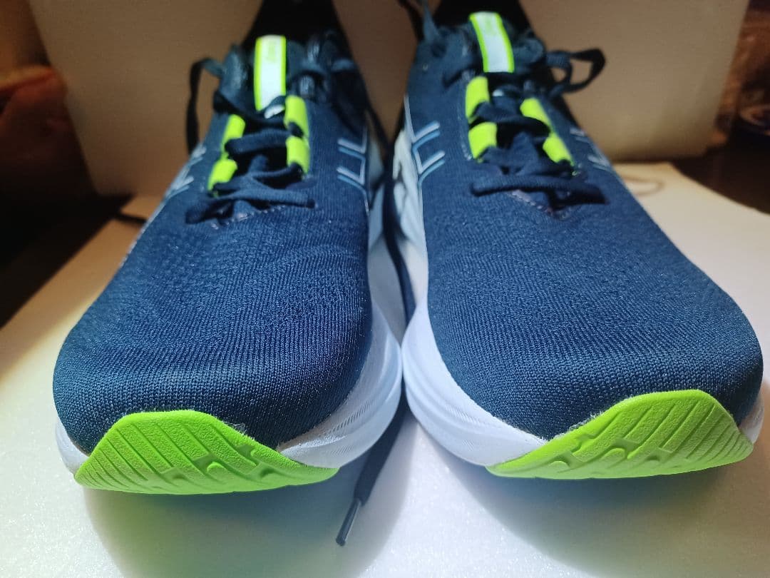 新品未使用　アシックスランニングシューズGEL-NIMBUS 26　27.5cm