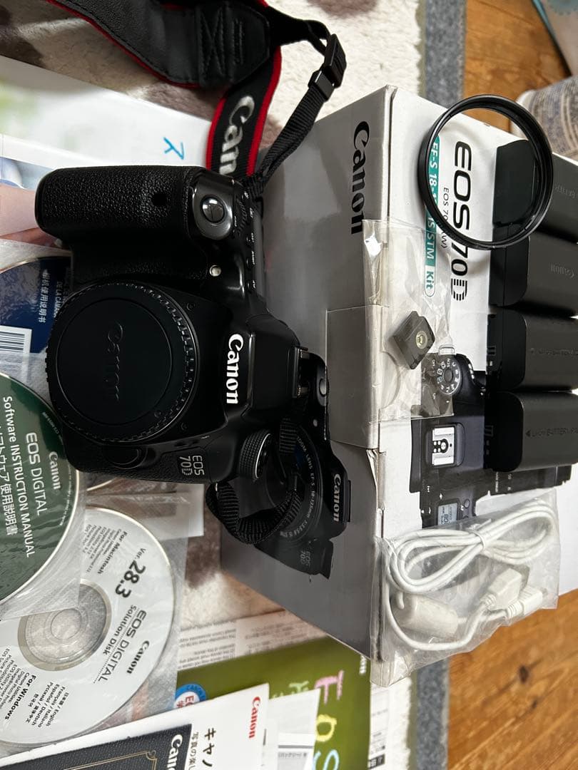 【バッグ付】Canon EOS 70D ボディ デジタル一眼レフ Wi-Fi内蔵