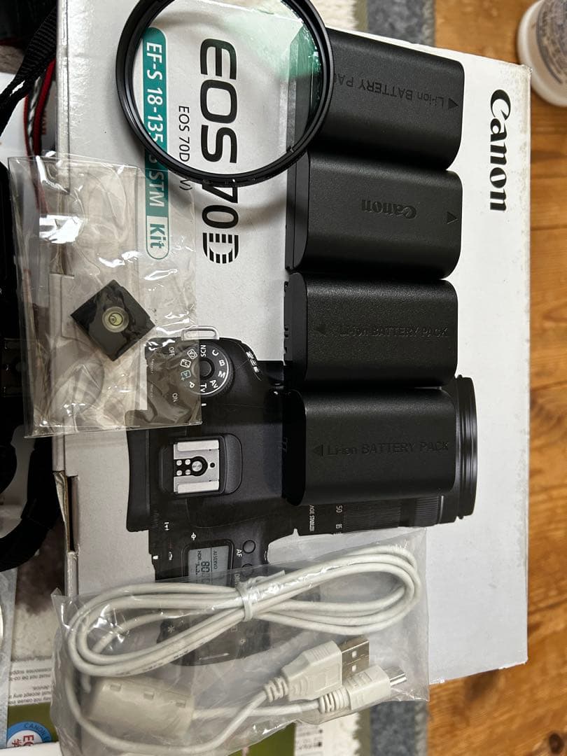 【バッグ付】Canon EOS 70D ボディ デジタル一眼レフ Wi-Fi内蔵