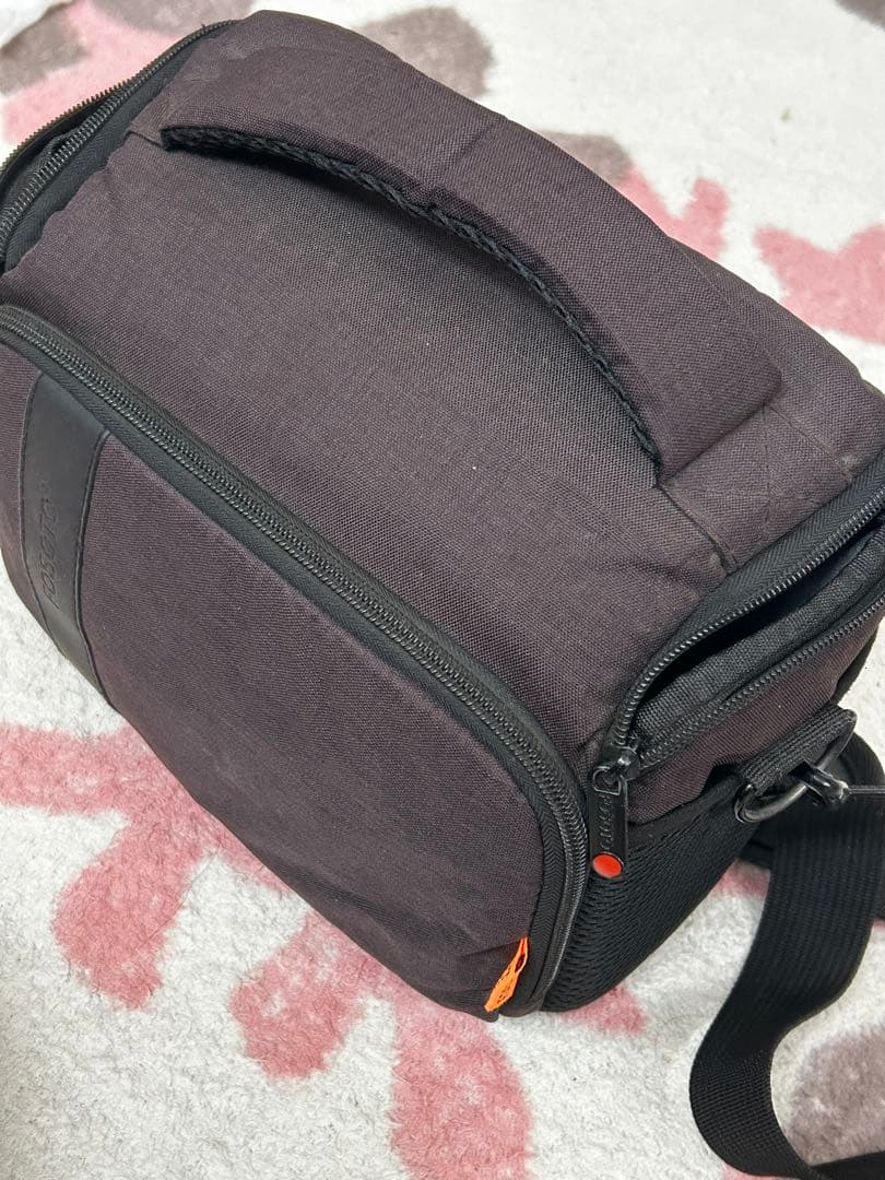 【バッグ付】Canon EOS 70D ボディ デジタル一眼レフ Wi-Fi内蔵