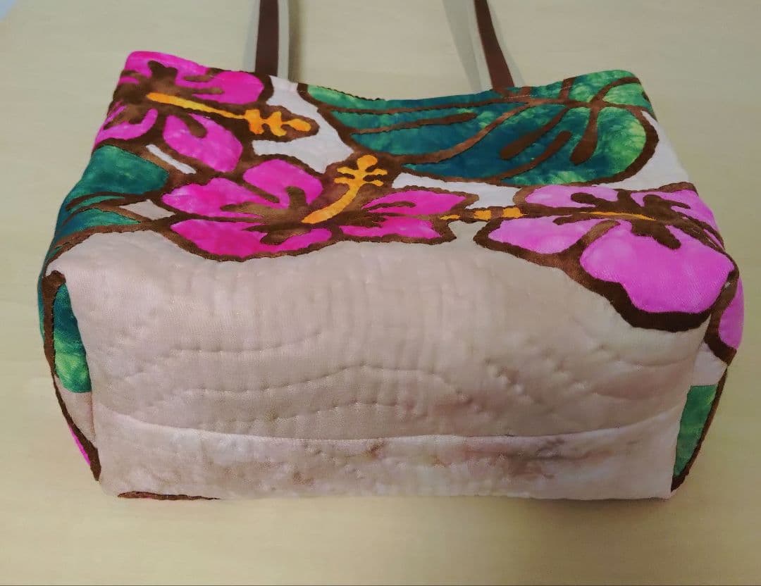 ハンドメイド・ハワイアンキルトバッグ・ハイビスカス・モンステラ