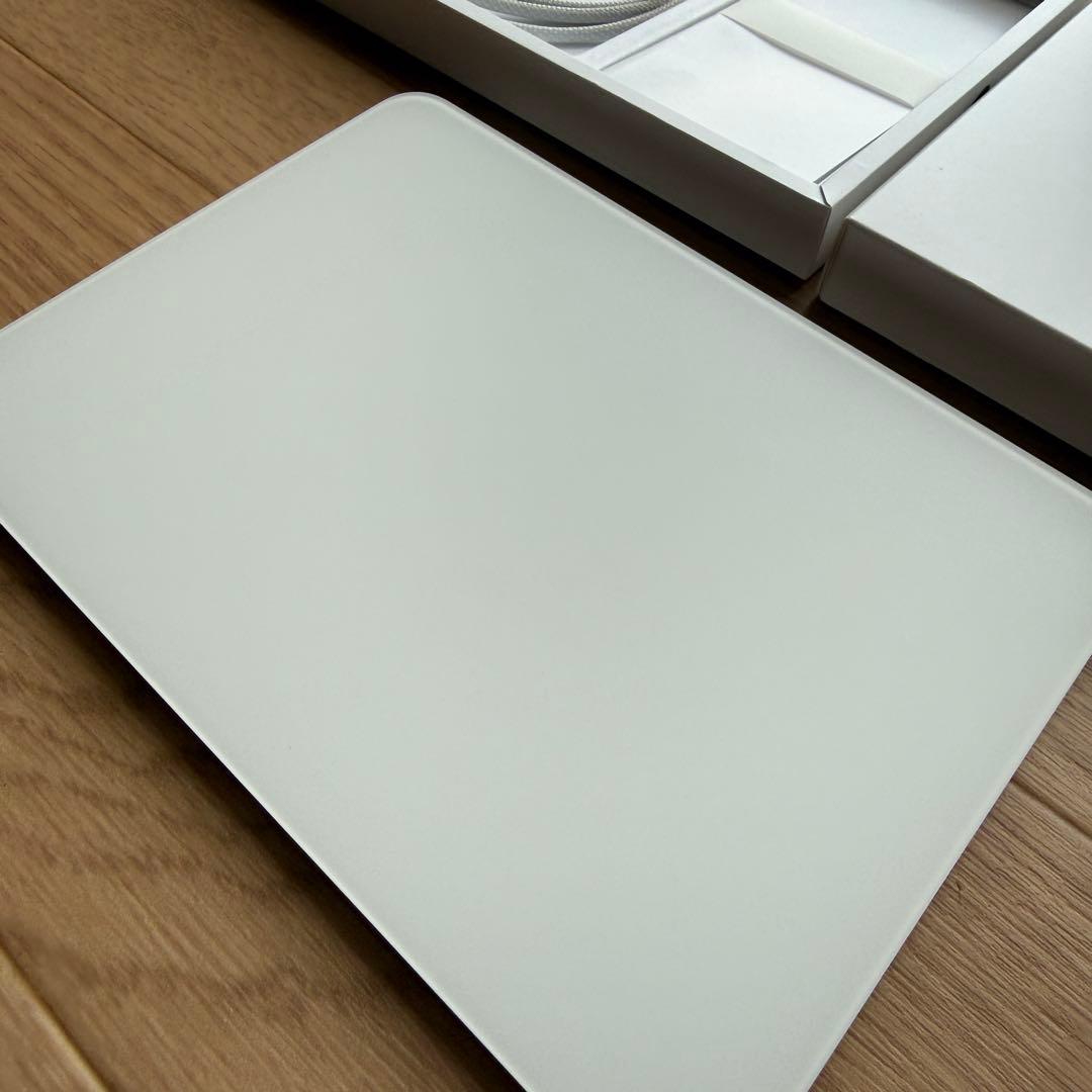 Magic Trackpad ホワイト 第3世代 USB-C MK2D3ZA/A