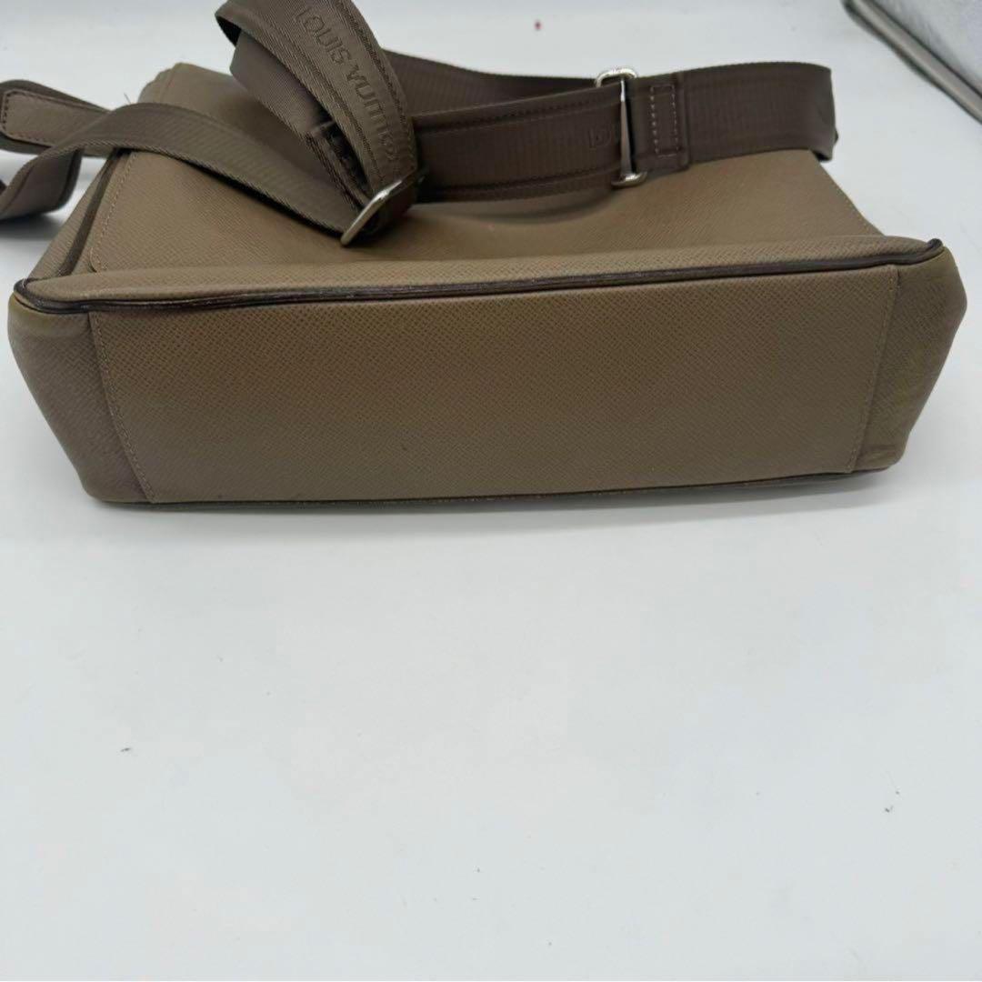 【極美品】　ルイヴィトン　タイガ　ロマンPM　ショルダーバッグ　N32625