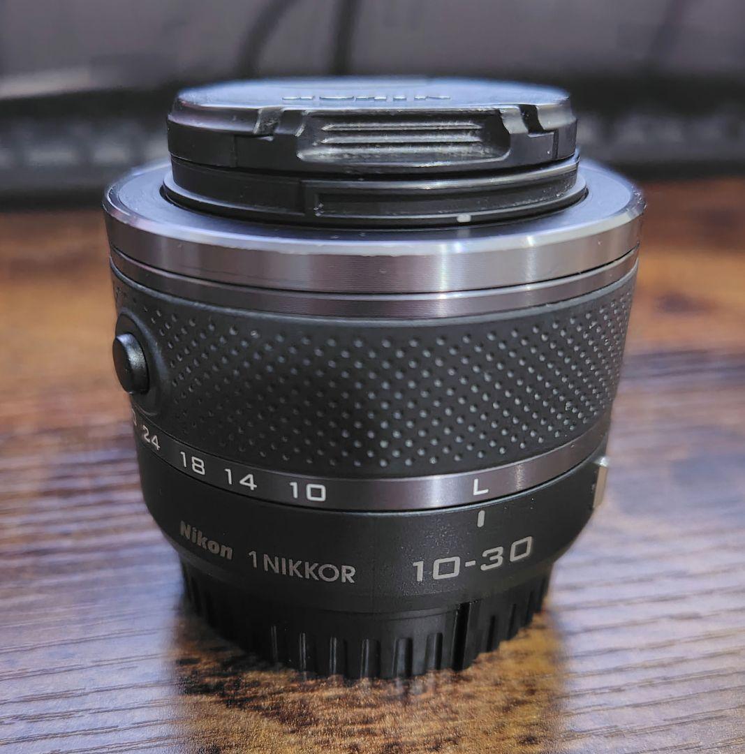 Nikon1 J1 標準ズームレンズキット 【純正バッテリー２個＆ソフトケース】